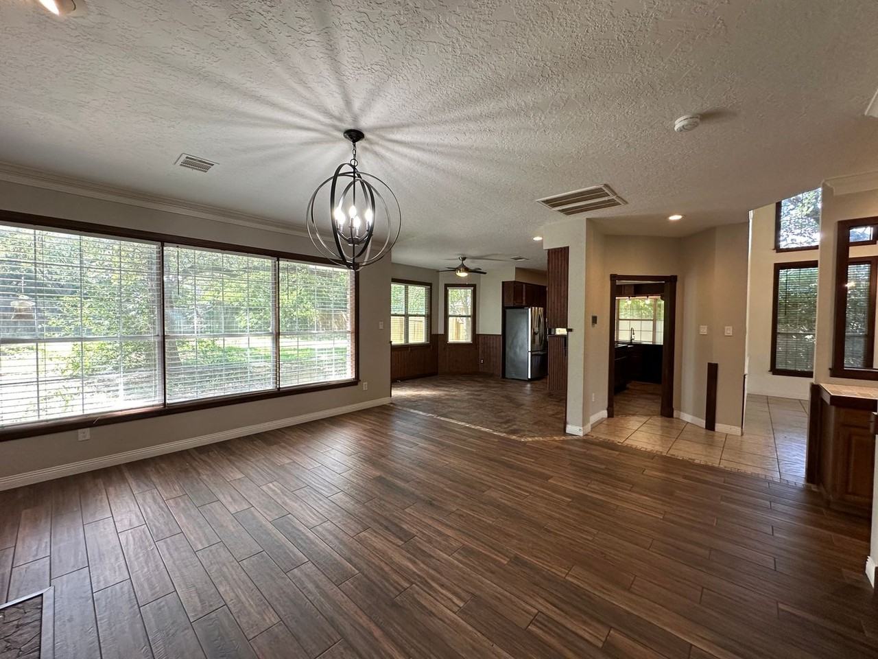 10902 Grassmere Ct - Photo 5 of 26