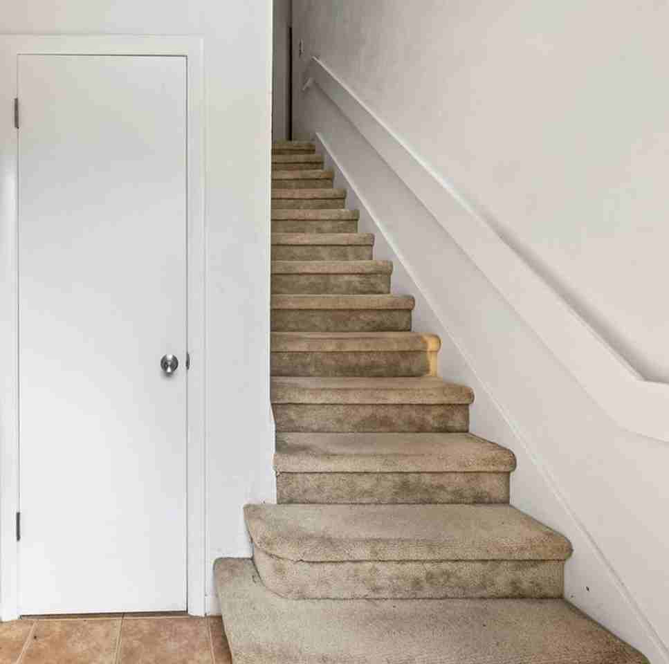 36 Oxford Ln - Photo 2 of 19