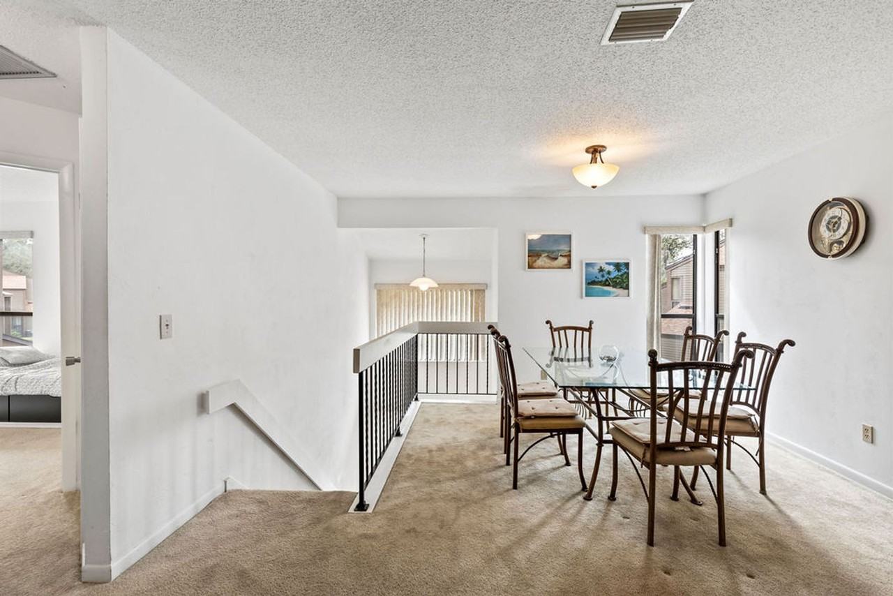 36 Oxford Ln - Photo 3 of 19