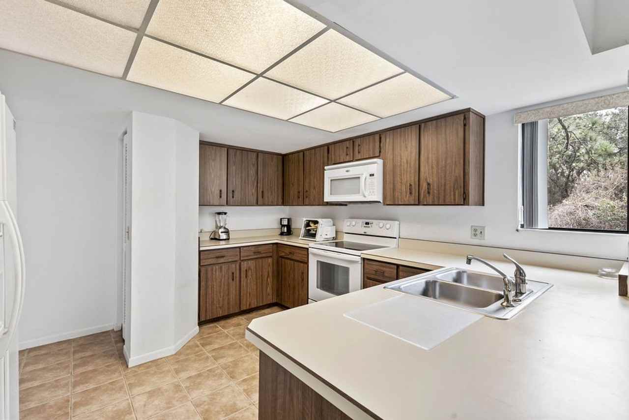 36 Oxford Ln - Photo 7 of 19