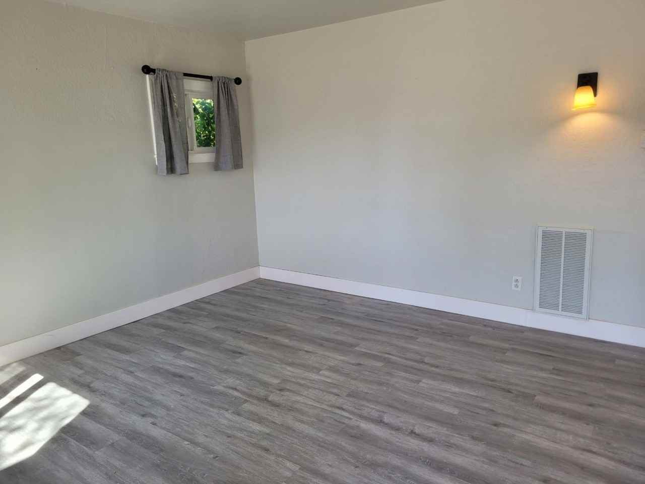 4073 Waterhouse Rd - Photo 2 of 18