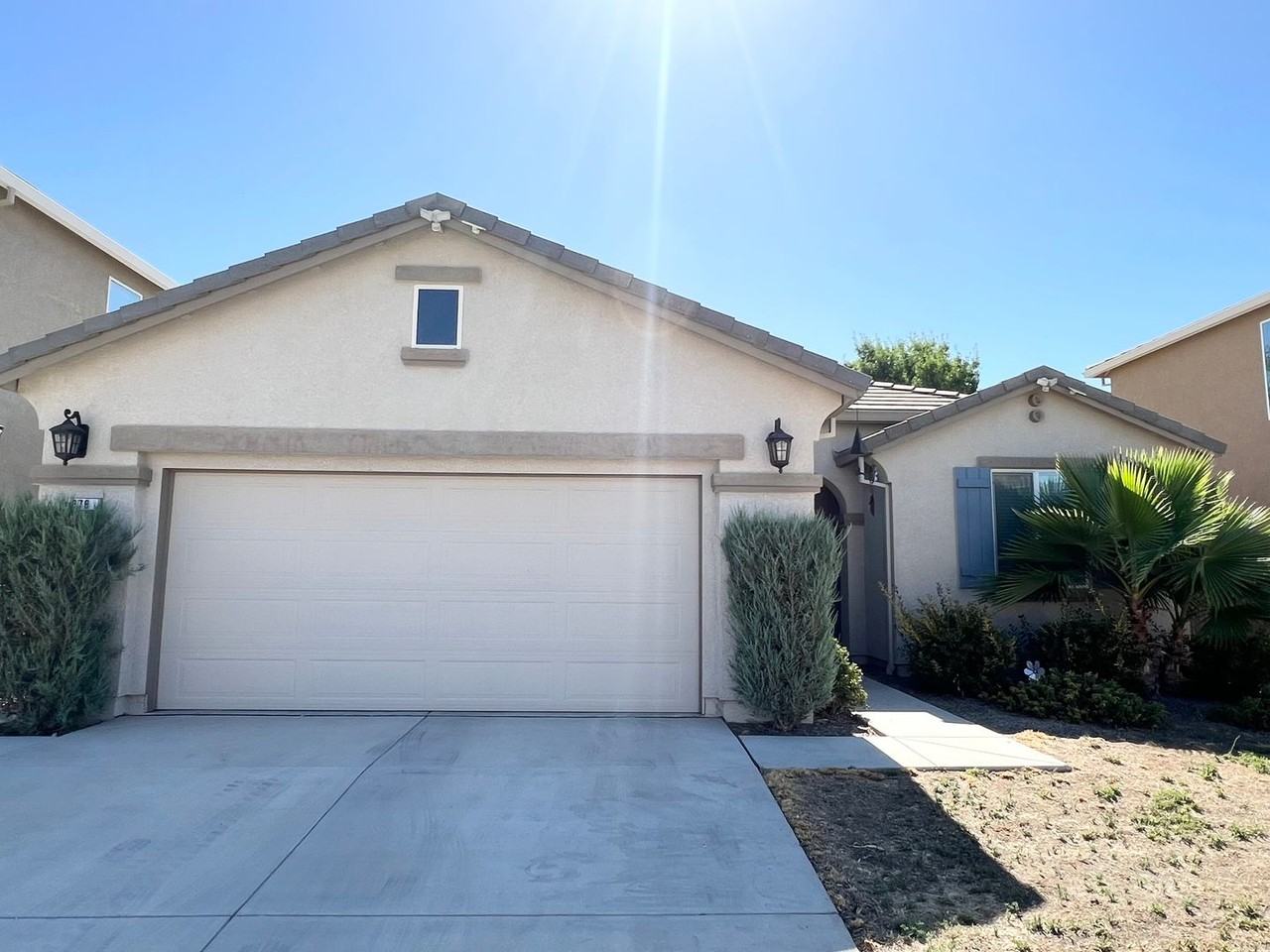 378 Denise Dr - Photo 3 of 17