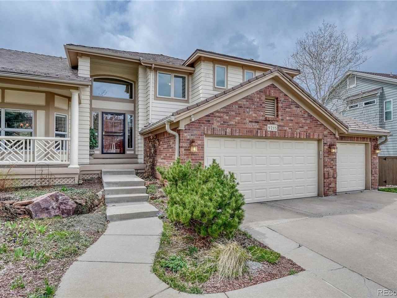 9215 Ashburn Ct - Photo 2 of 32