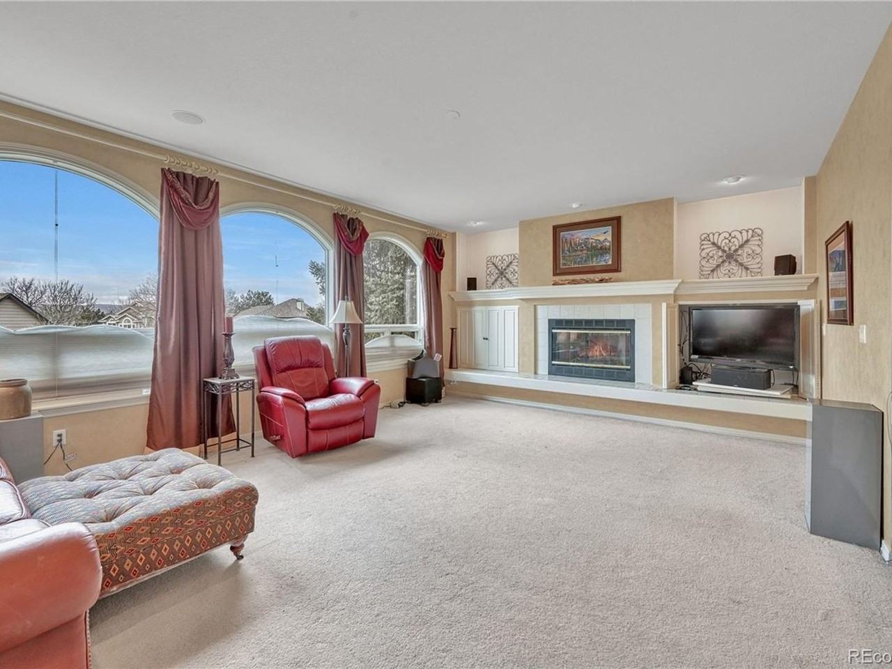 9215 Ashburn Ct - Photo 7 of 32