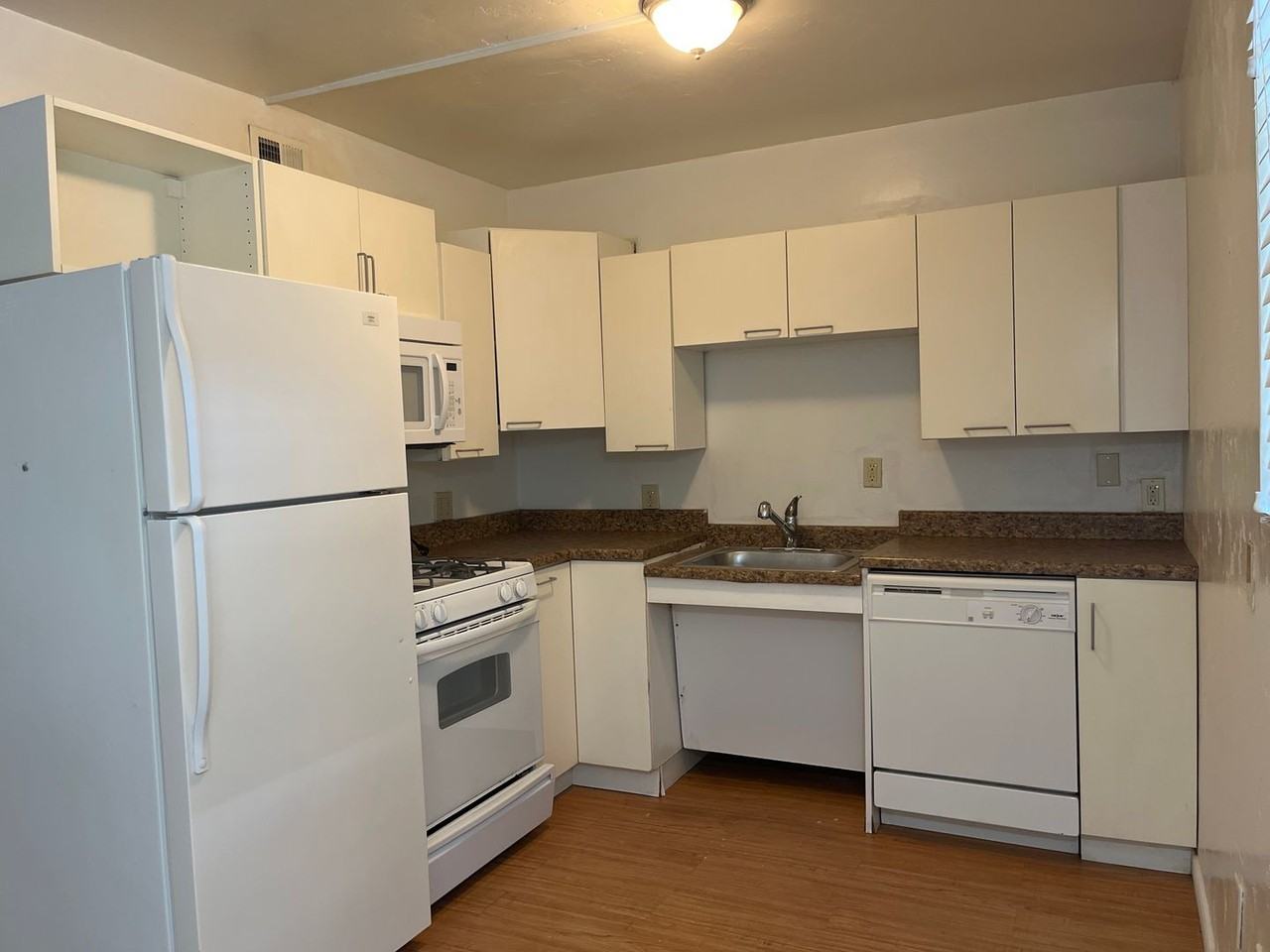 Miramonte Apartments - Photo 3 of 11