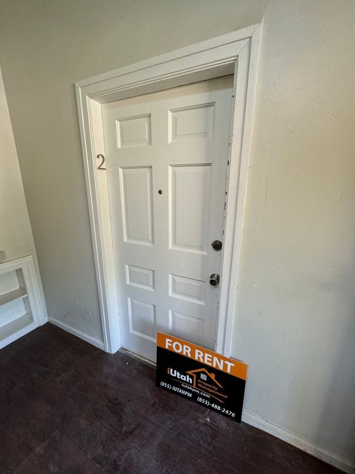 2561 Orchard Ave - Photo 3 of 13