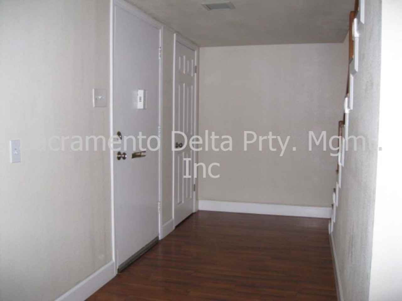 185 Fairgrounds Dr - Photo 3 of 22