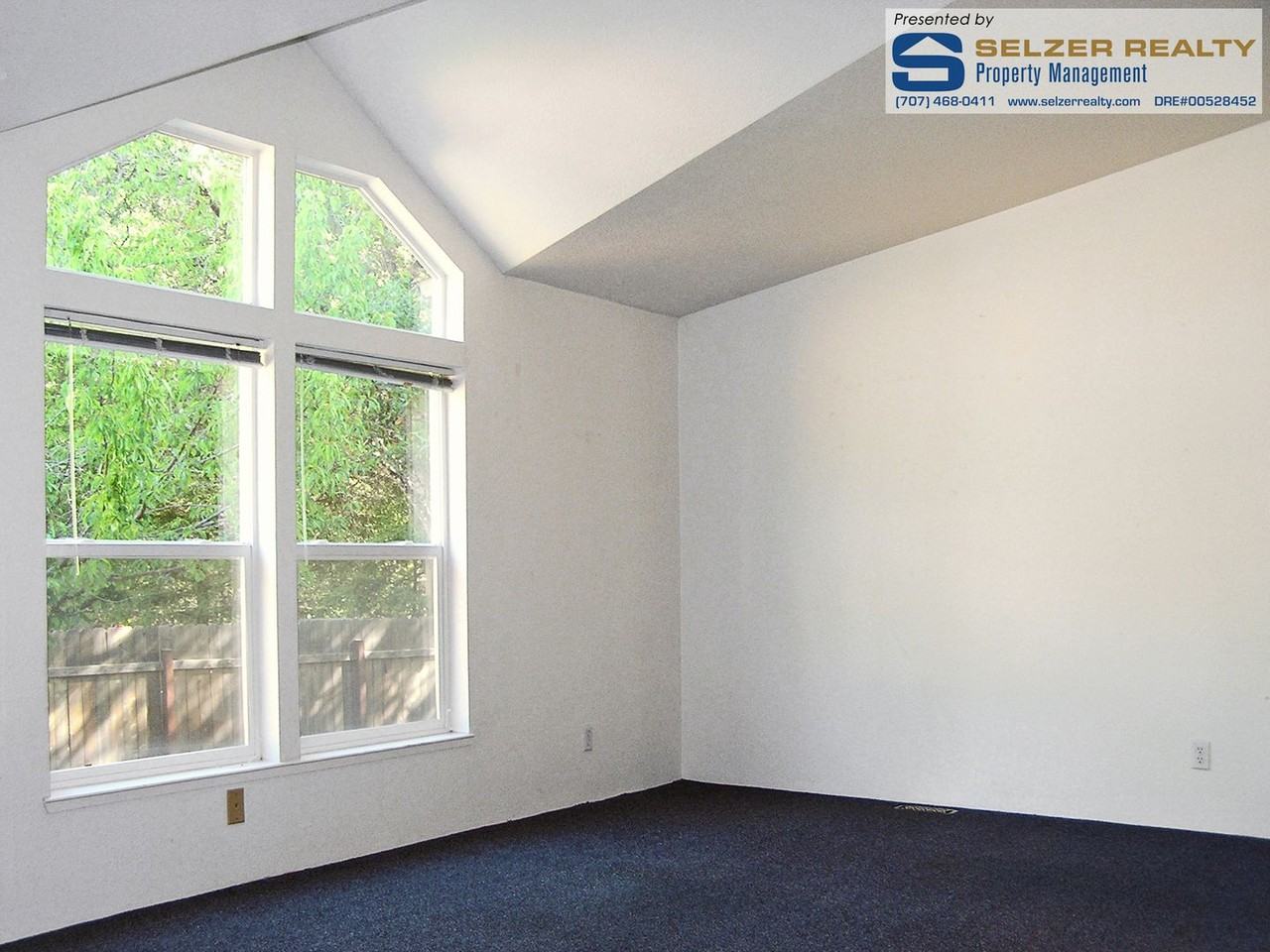 1096 1/2 W Standley St - Photo 3 of 12