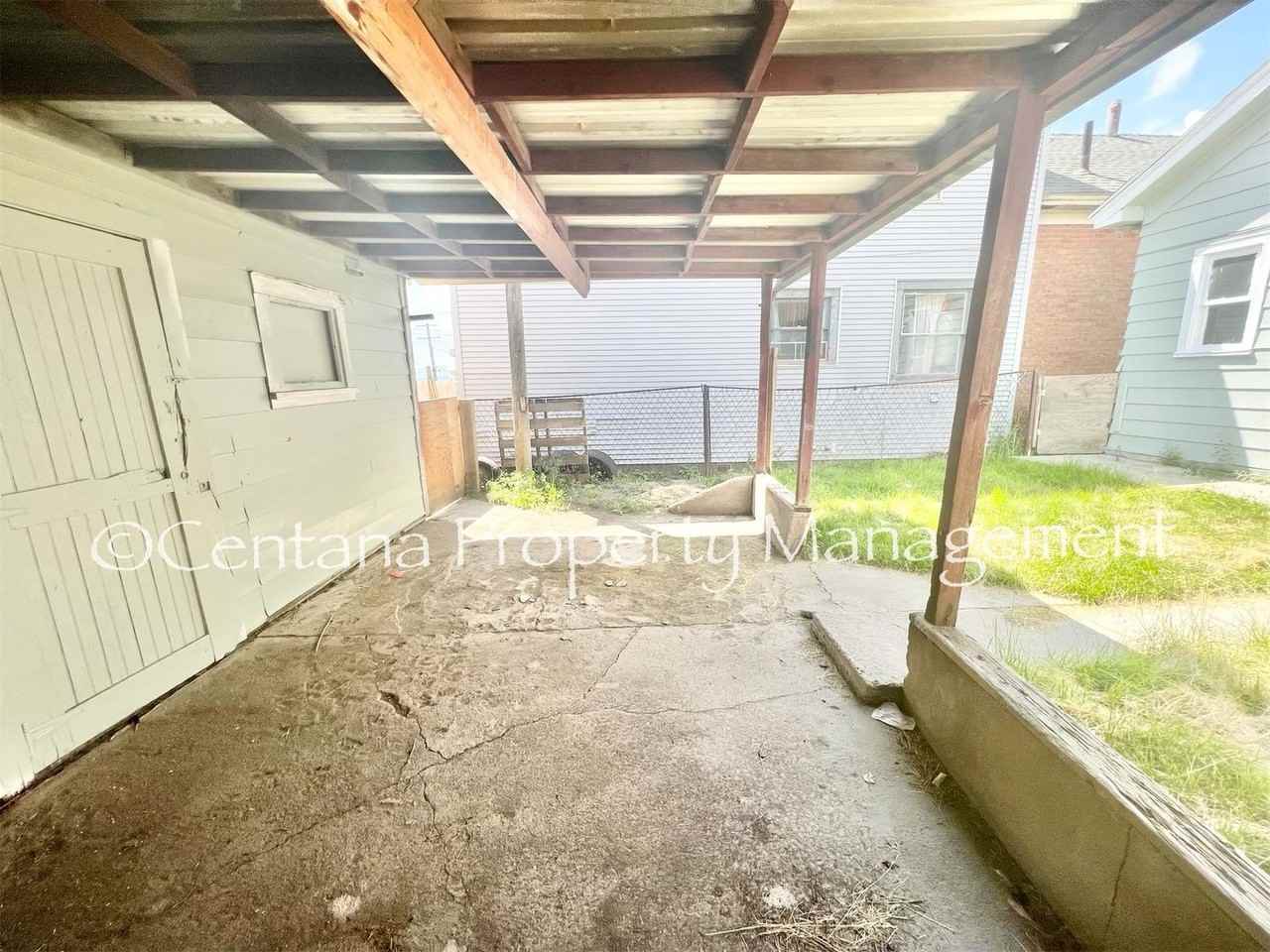 648 S Colorado St - Photo 3 of 22