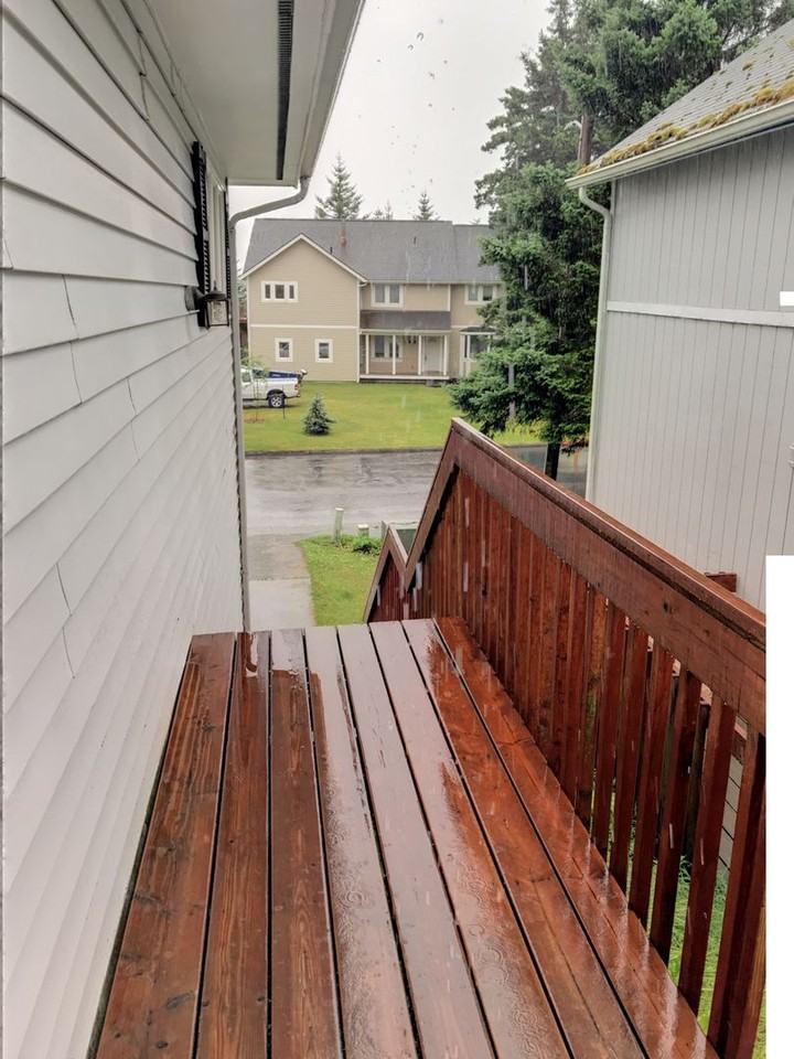 1711 Larch St - Photo 3 of 13