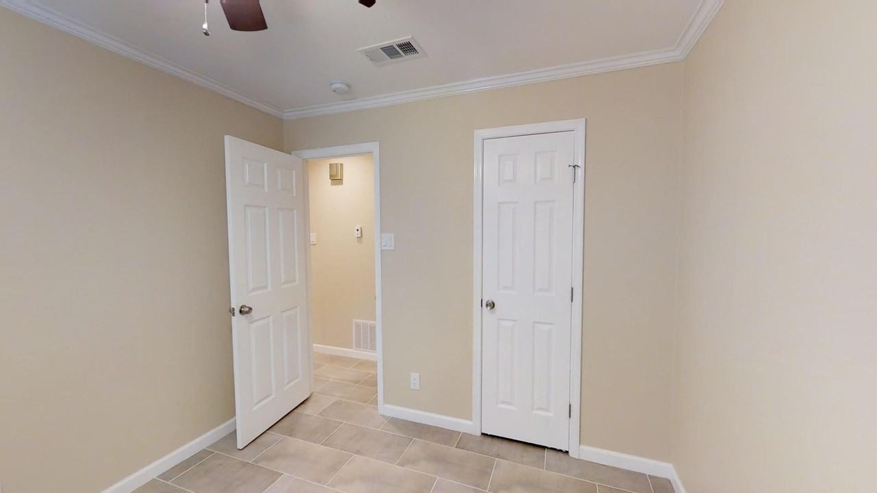 2012 Coach Dr - Photo 5 of 13