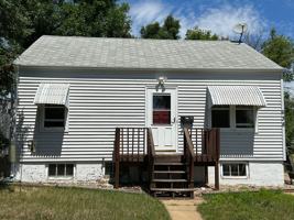 featured image of 638 4th St W