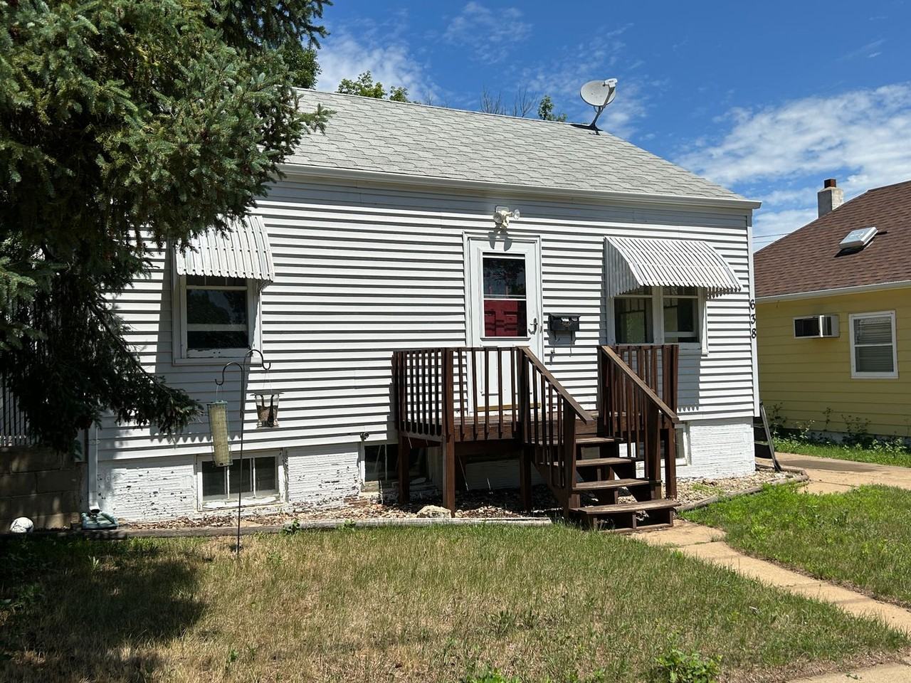 638 4th St W - Photo 3 of 14