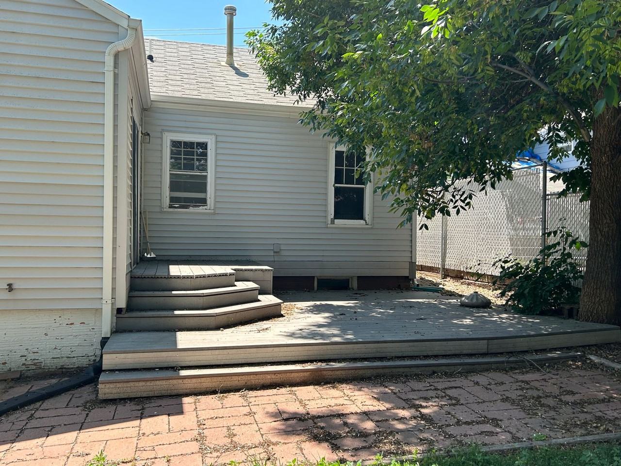 638 4th St W - Photo 5 of 14