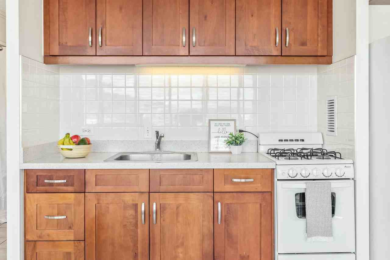 1550 Wilder Ave - Photo 3 of 22