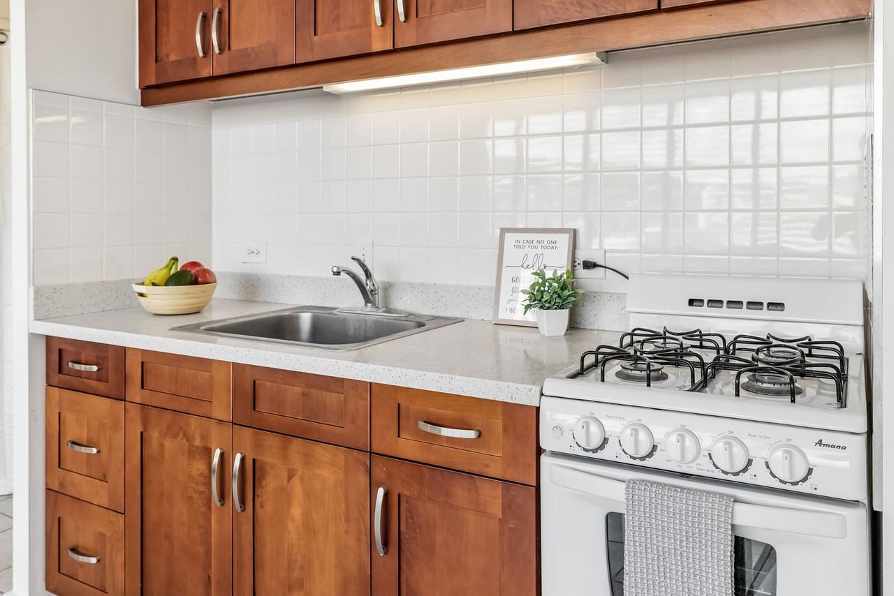 1550 Wilder Ave - Photo 4 of 22