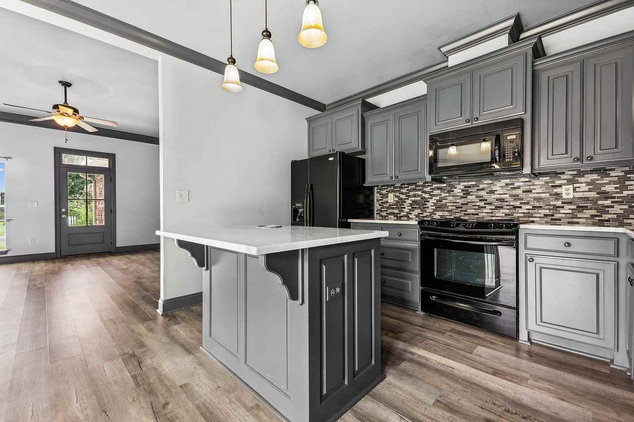 13384 Reid Dr - Photo 3 of 15