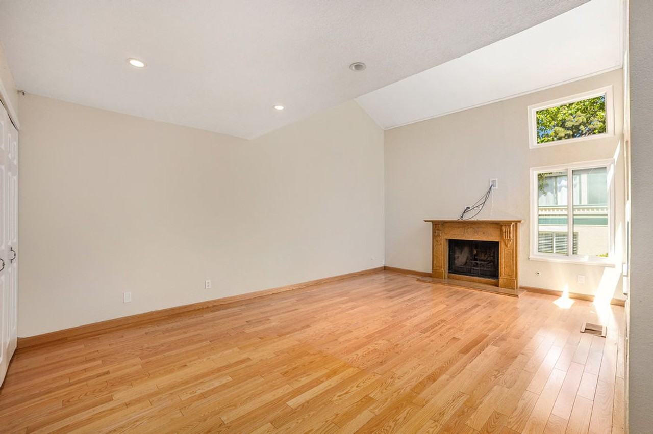 109 Carob Ln - Photo 3 of 12