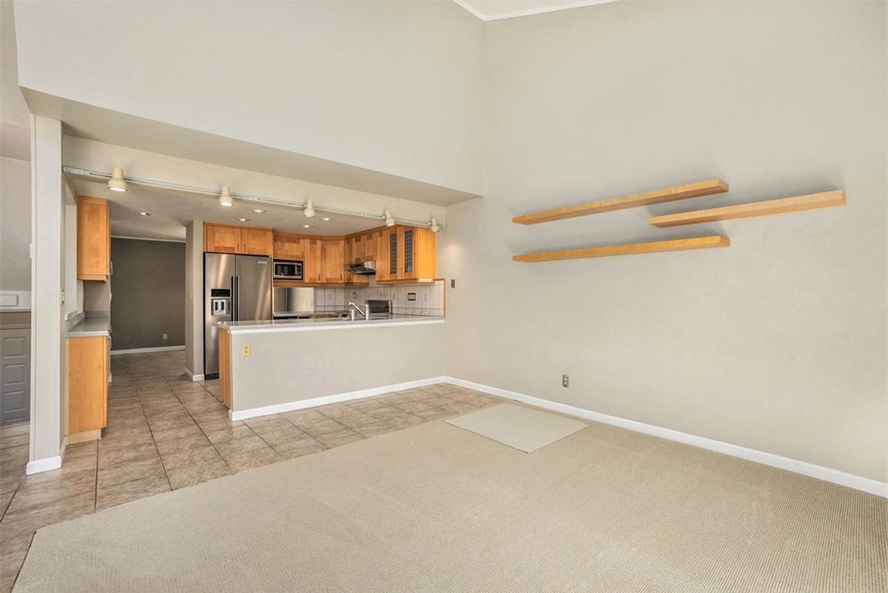 109 Carob Ln - Photo 4 of 12