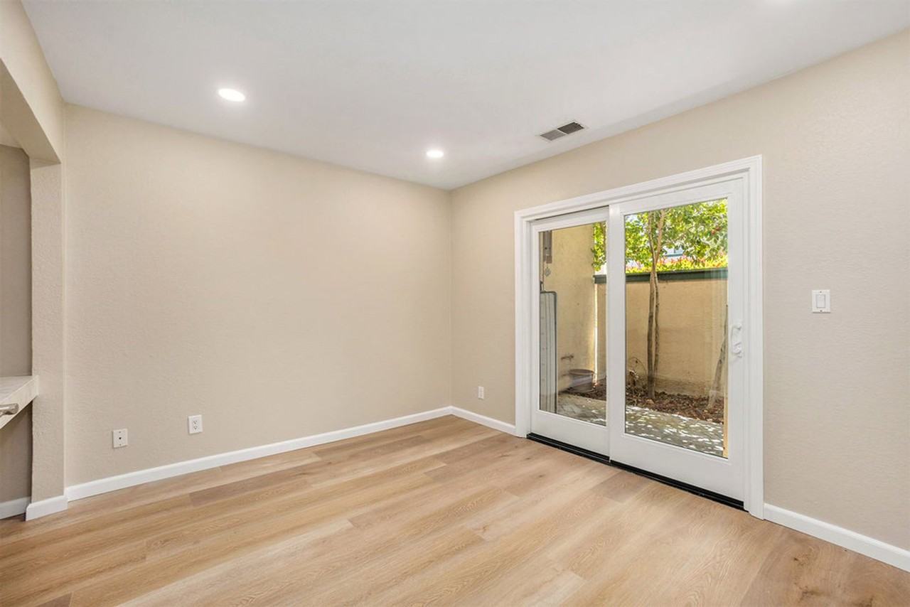 109 Carob Ln - Photo 7 of 12