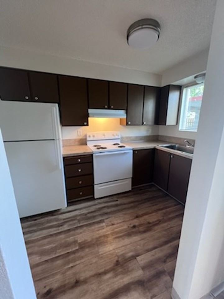 2728 Lancaster Dr Se #10 - Photo 2 of 22