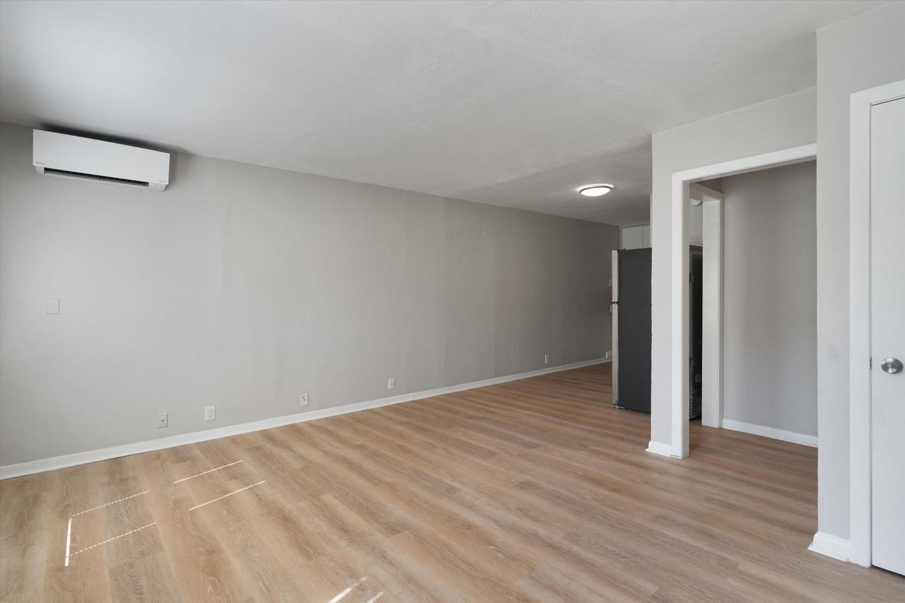 1012 Barbara Dr #B - Photo 4 of 25