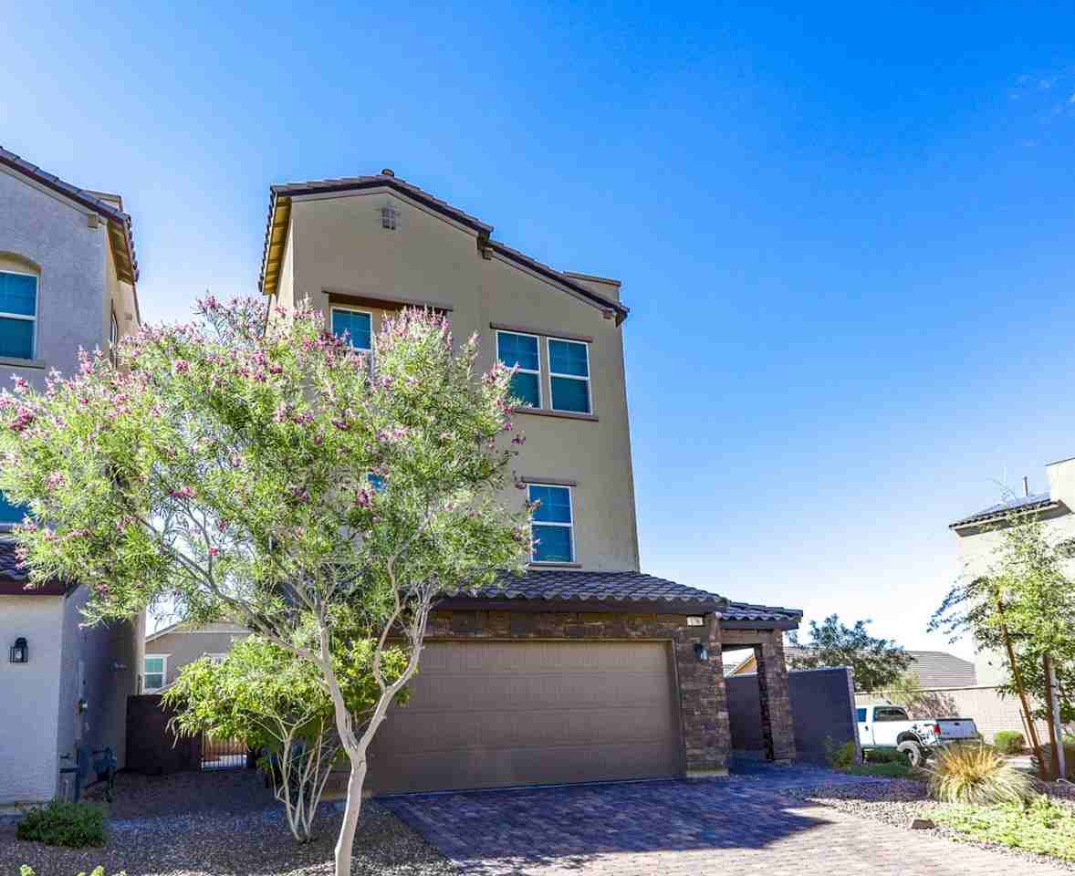 176 Campbelltown Ave - Photo 2 of 34