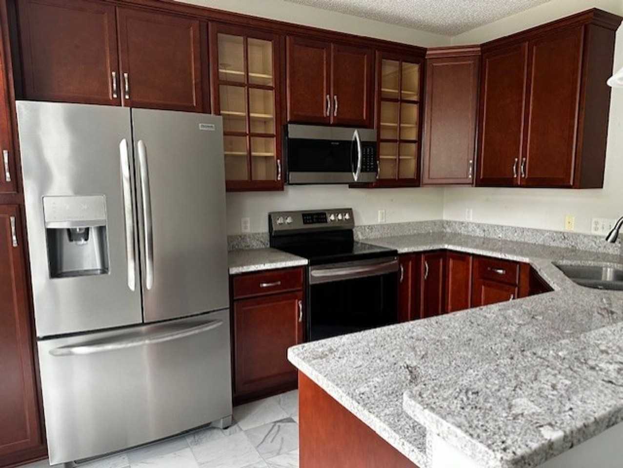 15628 Early Bird Cir - Photo 3 of 23