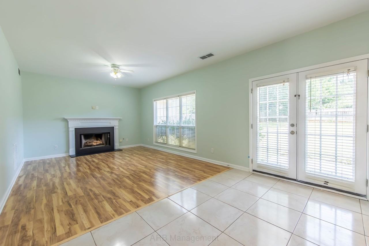 3985 Shallowford Green Ct - Photo 7 of 18