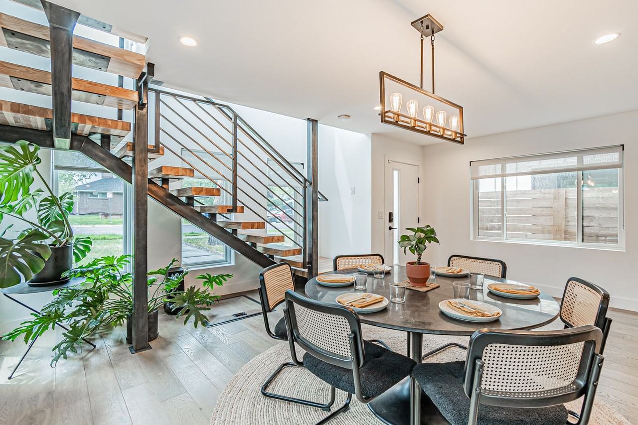 1606 Wolff St - Photo 3 of 37