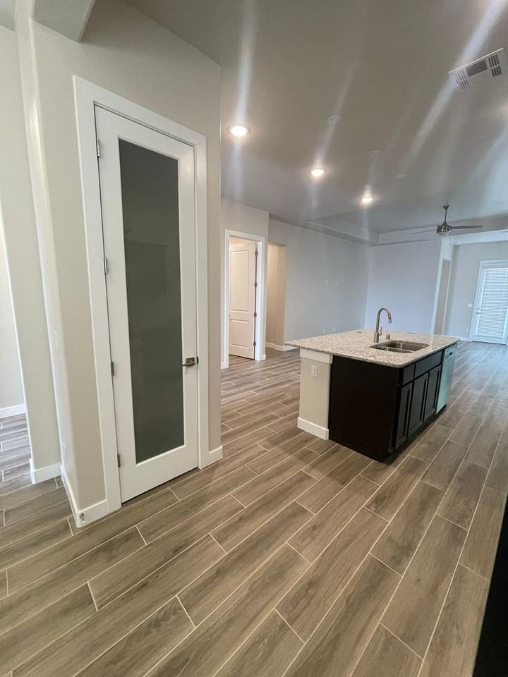 6230 Rosemary Rd - Photo 6 of 32