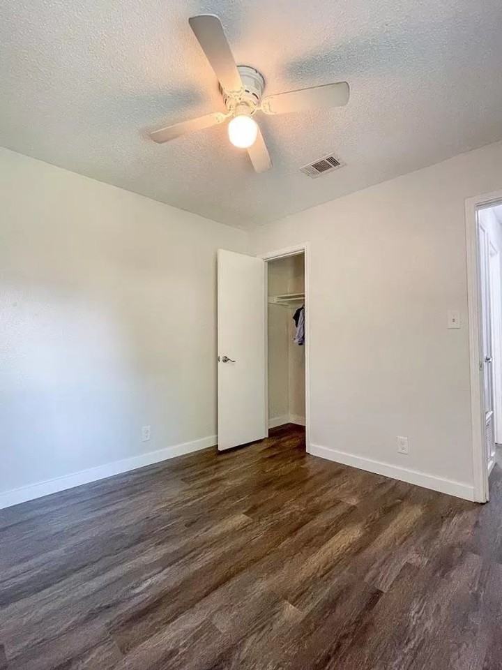 5405 Spring Meadow Rd - Photo 5 of 16