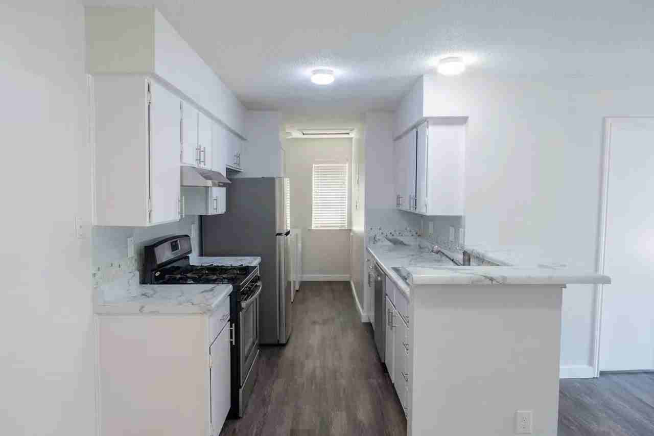 5405 Spring Meadow Rd - Photo 7 of 16