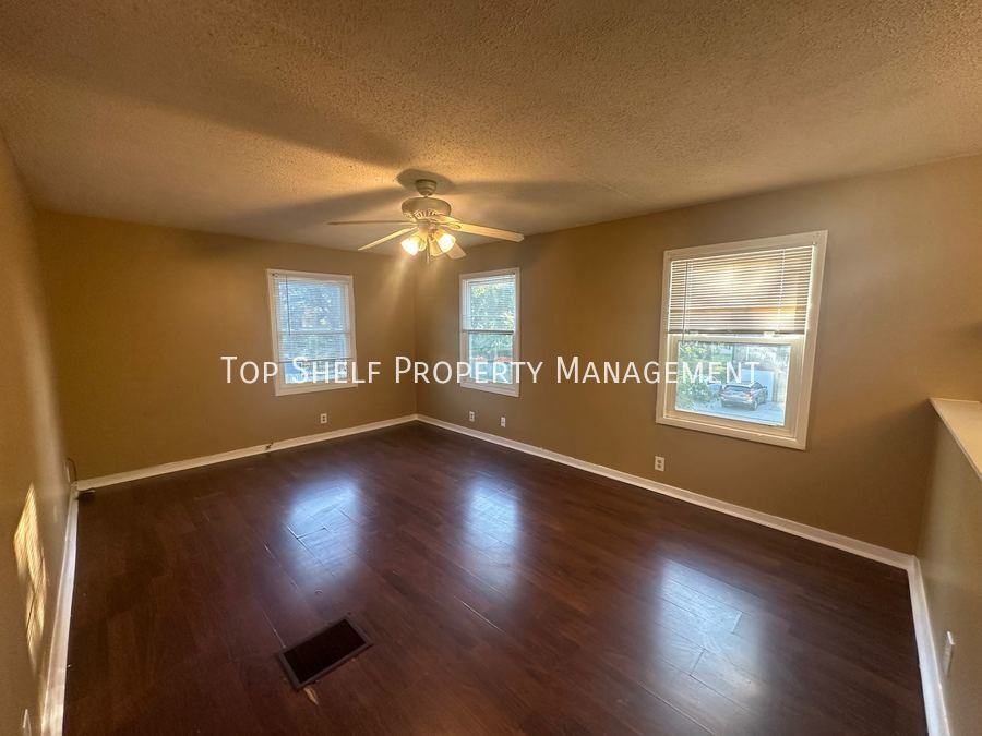 1145 21st St Apt 2 - Photo 2 of 8