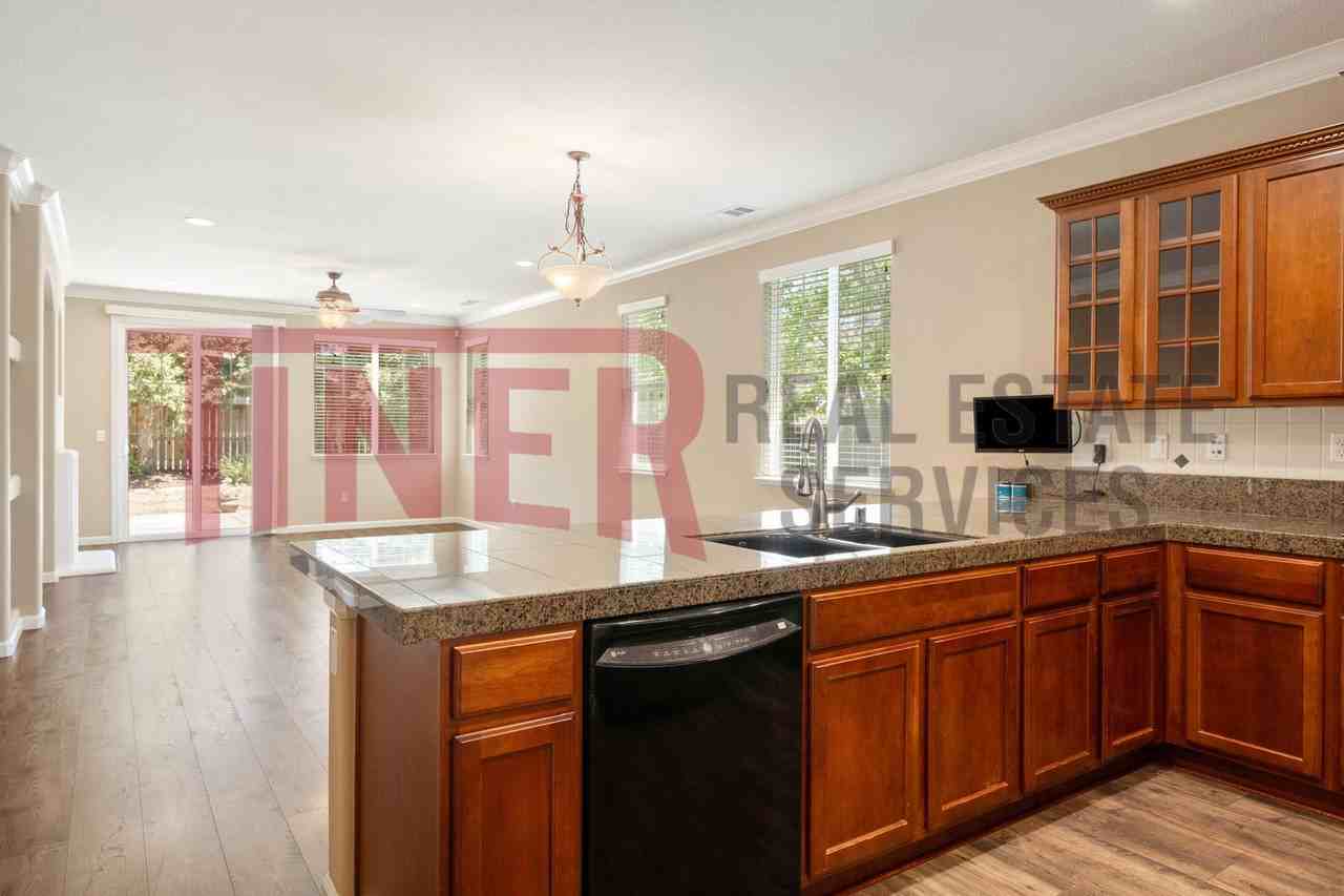 12309 Canyonlands Dr - Photo 3 of 25