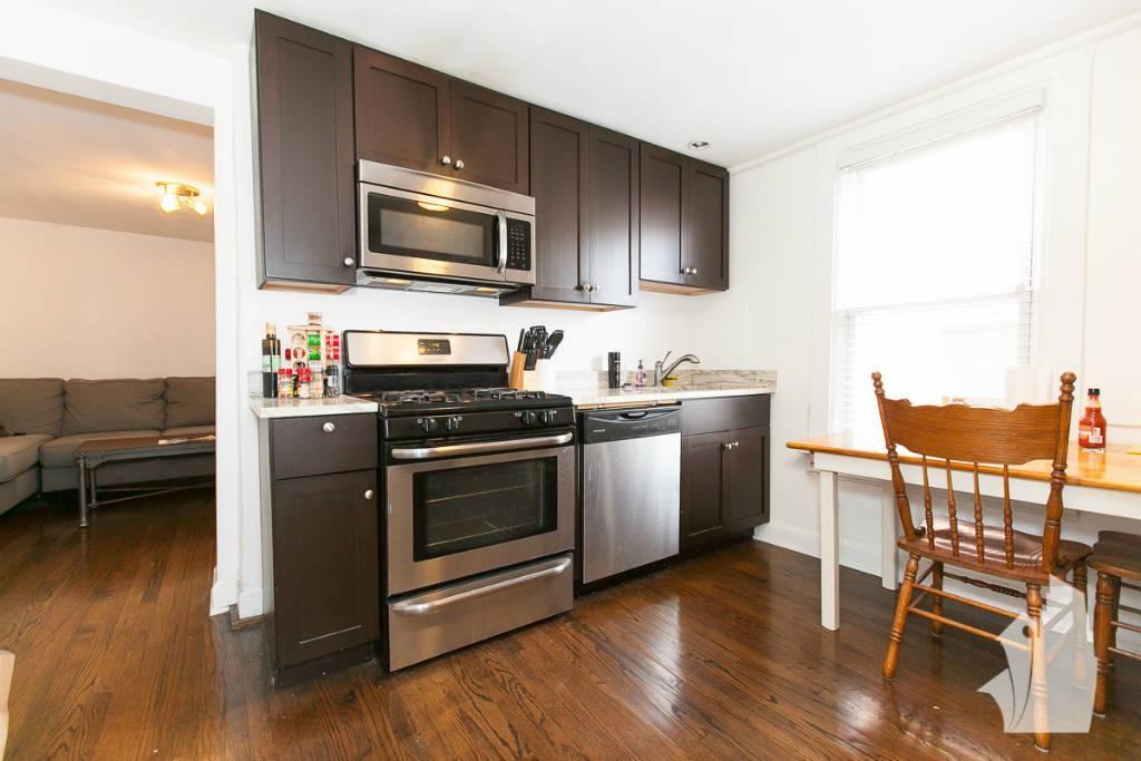 1629 W Huron St #1R - Photo 3 of 10