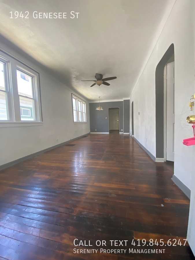 1942 Genesee St - Photo 2 of 6