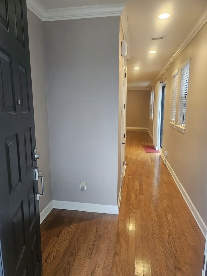 113 S Packwood Ave #A - Photo 4 of 20