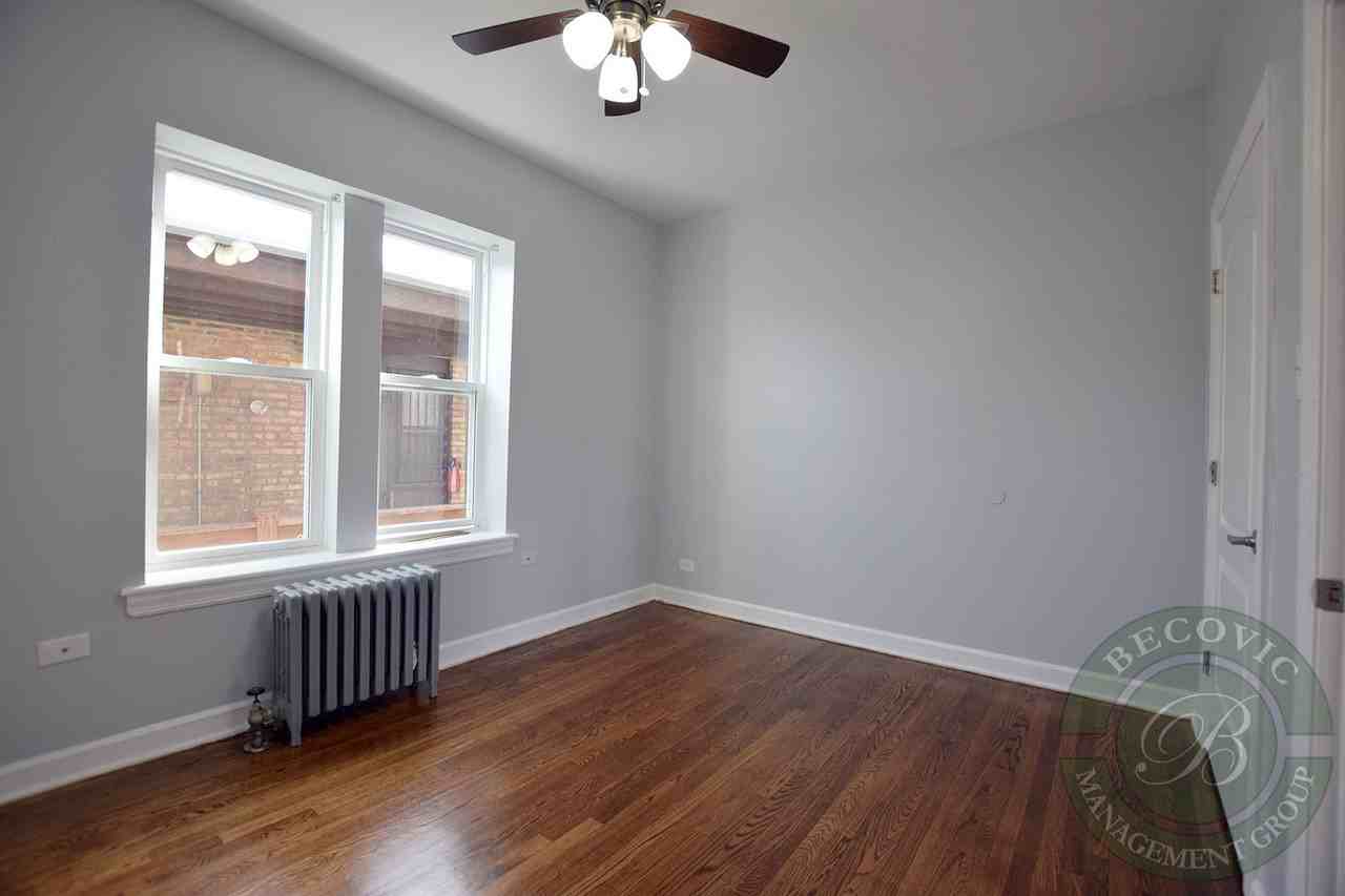 1724 W Juneway Ter #3A - Photo 2 of 11