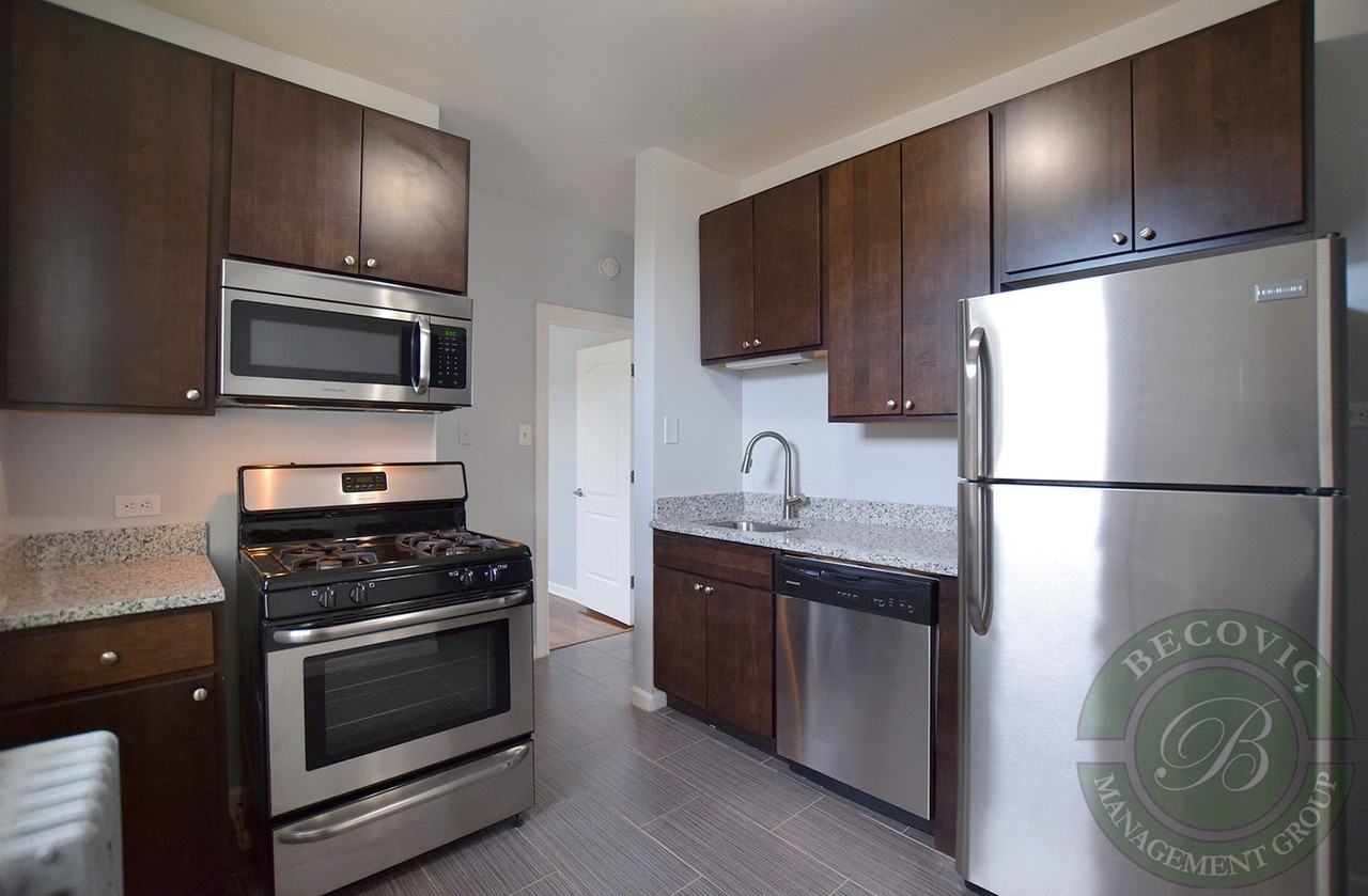 1724 W Juneway Ter #3A - Photo 5 of 11