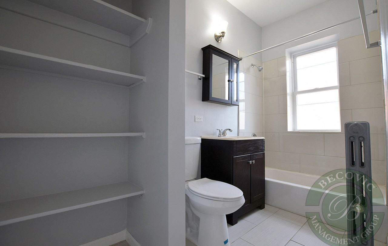 1724 W Juneway Ter #3A - Photo 6 of 11