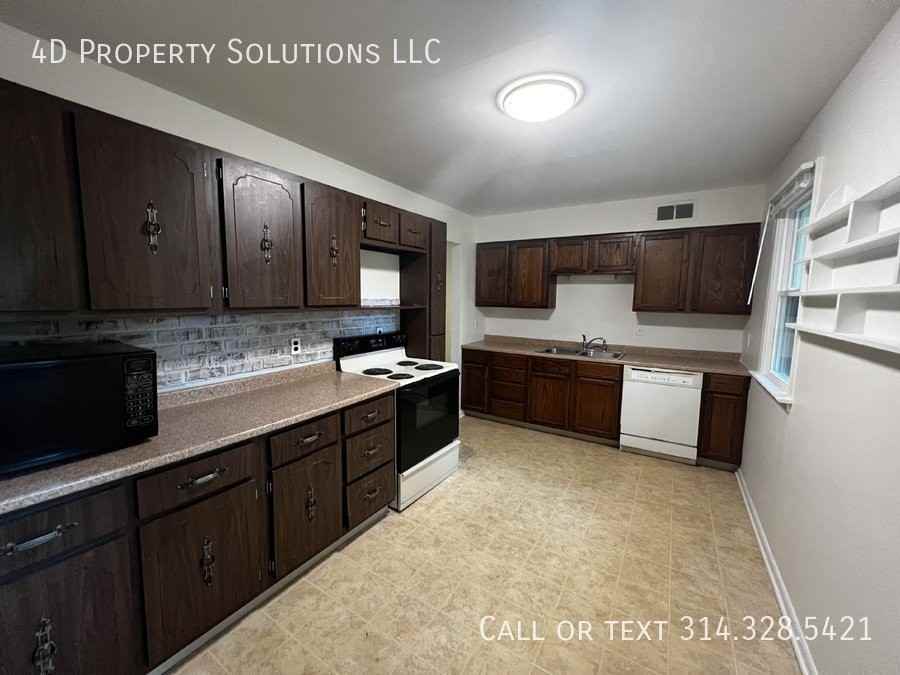 11405 Prospect Ave - Photo 2 of 18