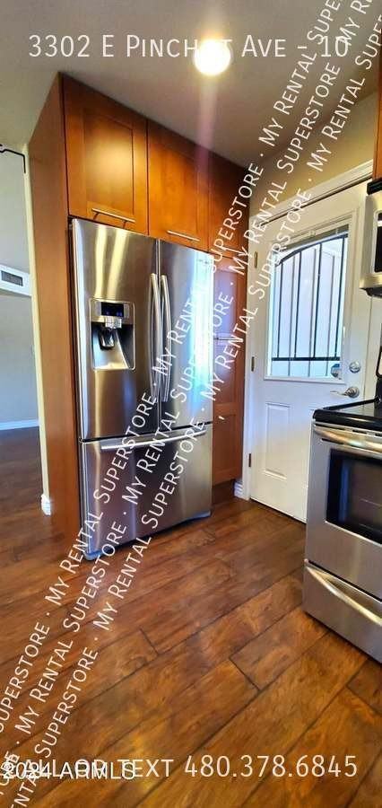 3302 E Pinchot Ave #10 - Photo 2 of 21