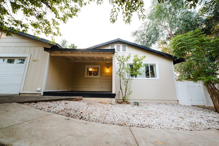 2316 Walton Ave - Photo 2 of 8