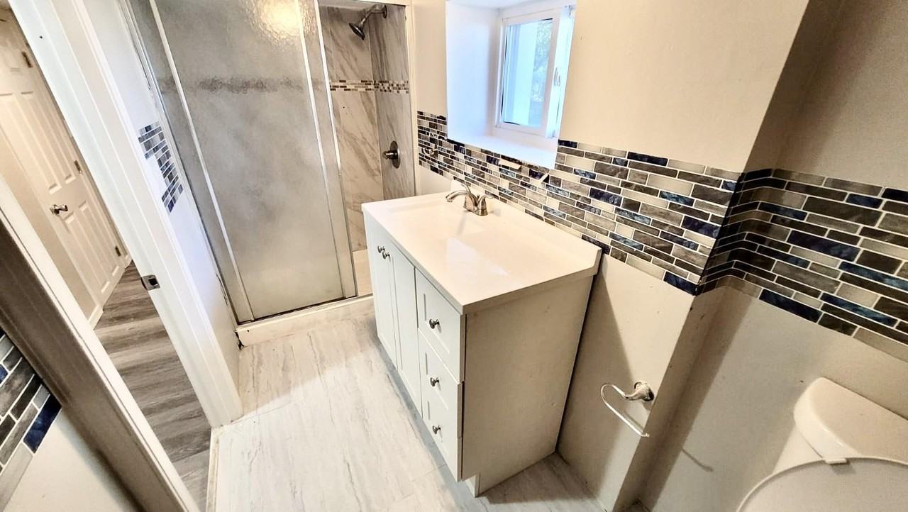 Mannasota Ave - Photo 6 of 17