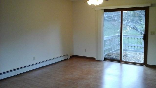 633 Pumpkin Ln - Photo 3 of 8