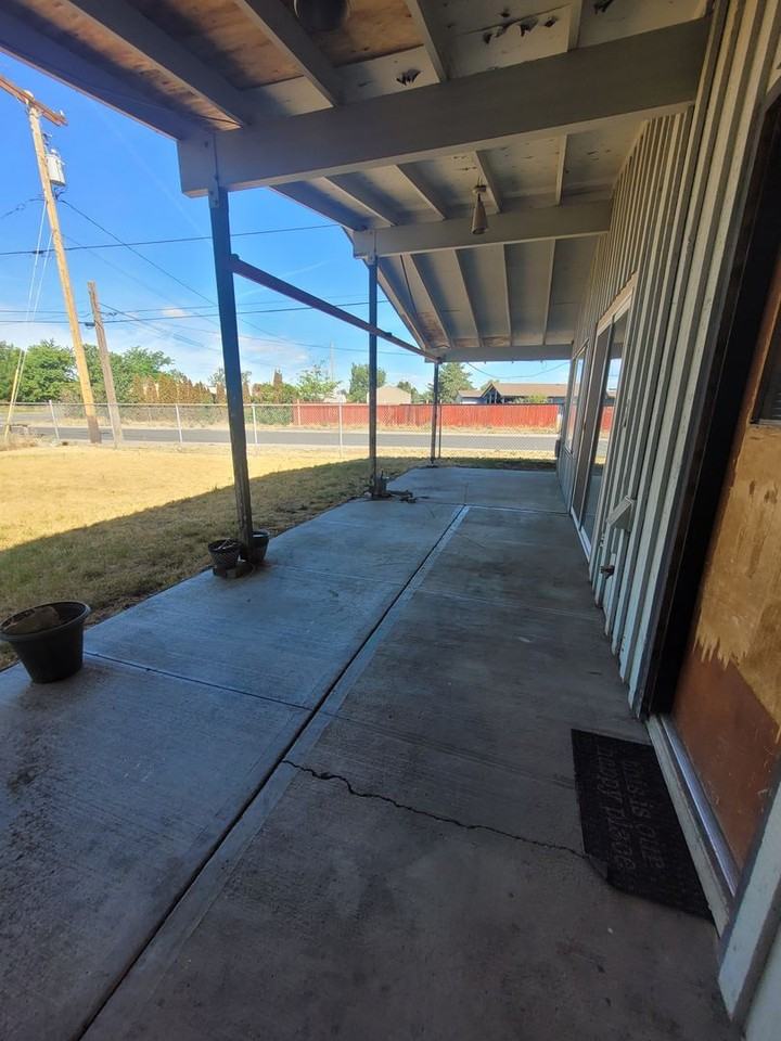 454 Offutt Dr - Photo 2 of 16