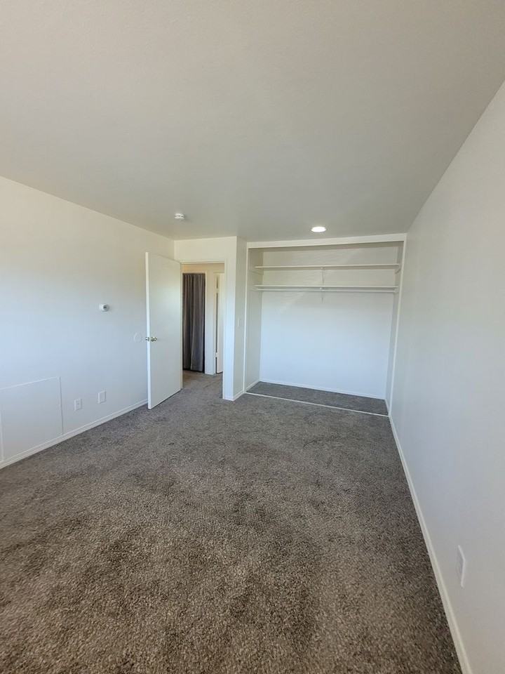 454 Offutt Dr - Photo 5 of 16