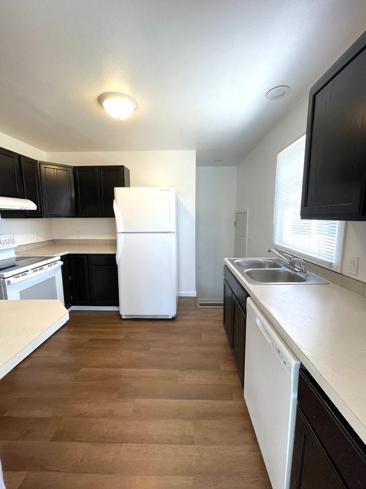 1312 1310/1312 Mahan Ave - Photo 6 of 38