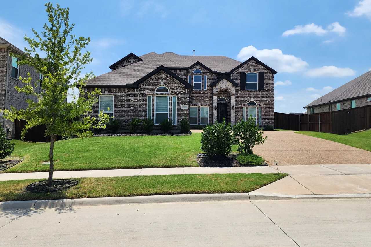 1512 Noble Angel Way - Photo 2 of 50